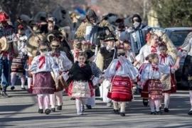 Maszkot öltött apraja-nagyja - Mohácson már javában zajlik a télűzés