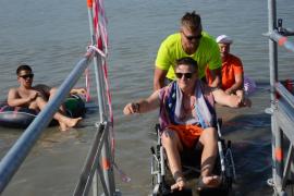 200 mozgássérült fiatal táborozik a Balatonnál