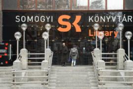 Interaktív karácsonyi nyomozós játékot indít a FSZEK és a szegedi Somogyi-könyvtár