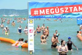 Barcsi segítők is lesznek a Balaton-átúszáson