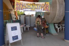 Ismét lesz strandkönyvtár a barcsi fürdőn