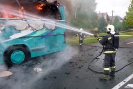 Kigyulladt egy busz Somogyjádon