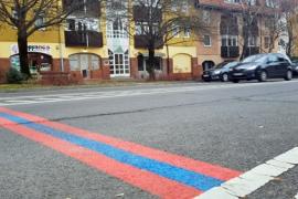 Csíkos figyelmeztetés Kaposváron a fizető parkolóknál