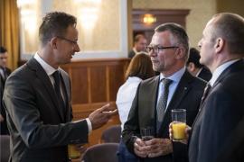 A termelés után a szolgáltatást is hazánkba hozza a német cég