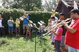 Gerilla koncert a barcsi étterem teraszán
